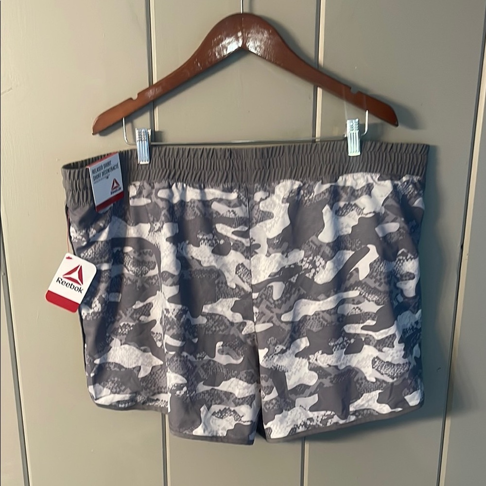 NWT Reebok Running Shorts Camouflage Gray White Activewear Tomboy Sports 3X - Picture 2 of 5